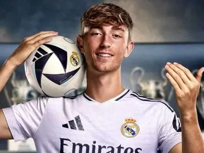 ویدئو: طناب کشی ستاره رئال مادرید با ببر در باغ وحش!