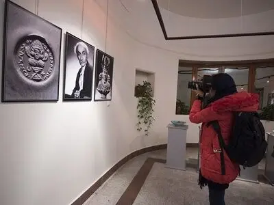 بخش مفاخر جشنواره دهم تجسمی فجر کلید خورد