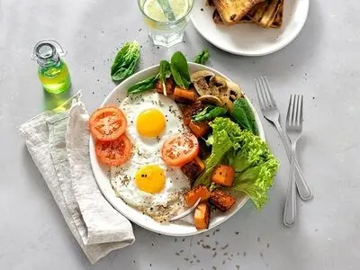 ۶ خوراکی مناسب برای صبحانه سالمندان