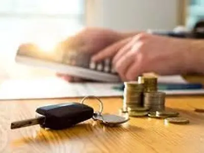 چقدرطول می کشد تا یک کارگر ایرانی بتواند تویوتا کرولا بخرد؟ 