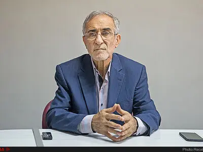 موسسات پولی و بانک‌ها اقتصاد را تخریب کردند/فقط مبارزه با فساد و رانت‌خواری و بازگشت به قانون، اعتماد مردم را بازمی‌گرداند