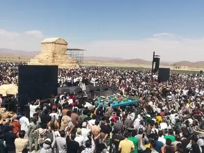 حضور ۲۰ هزار مسافر نوروزی لحظه تحویل سال در مجموعه جهانی پاسارگاد