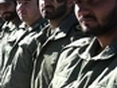 فوتبالیست‌هایی که کارت معافیتشان باطل شده، فعلا حق بازی در لیگ بر‌تر را ندارند
