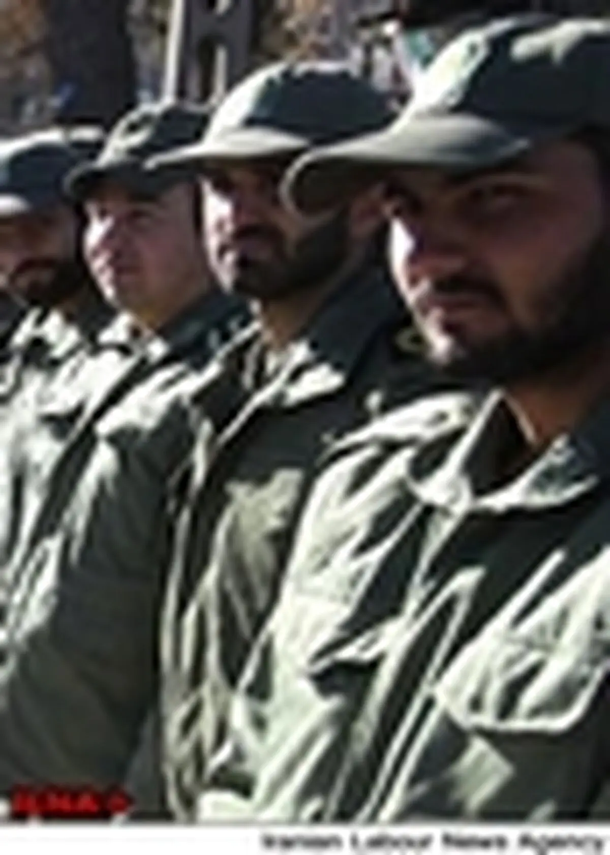 فوتبالیست‌هایی که کارت معافیتشان باطل شده، فعلا حق بازی در لیگ بر‌تر را ندارند