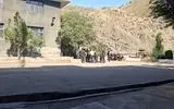 تجمع کارگران معدن طزره/ حقوق خرداد پرداخت نشد، از کفش و لباس کار باکیفیت خبری نیست