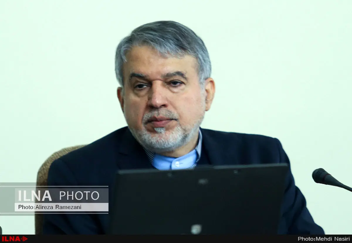 مظاهری بر کرسی موسسه فرهنگی اکو تکیه زد
