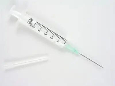 استفاده از سرنگ آلوده توسط بهیار روستای چنار محمودی را تکذیب می‌کنم