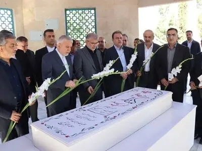 سفر وزیر میراث‌فرهنگی به استان البرز برای ارزیابی میدانی ظرفیت‌ها و جاذبه‌های فرهنگی و تاریخی/ آغاز برنامه‌ها با ادای احترام به مقام شامخ شهدا