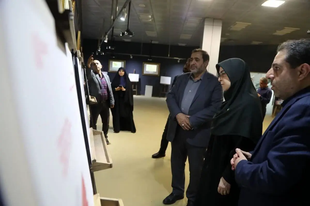 نمایشگاه «خلیج فارس؛ دریای دلیران» میزبان سخنگوی دولت شد