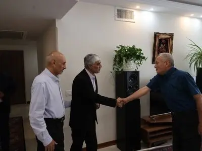 عیادت سرپرست وزارت ورزش و جوانان از یکی از پیشکسوتان ورزش