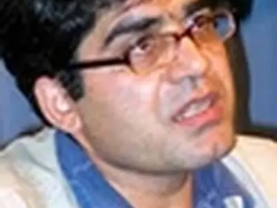 فضای ادبی کشور در داخل بسته مانده است