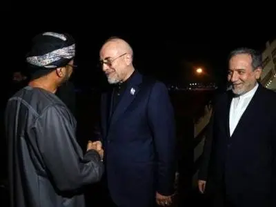 قاليباف وعراقجي وصلا إلى سلطنة عمان