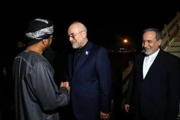 قاليباف وعراقجي وصلا إلى سلطنة عمان
