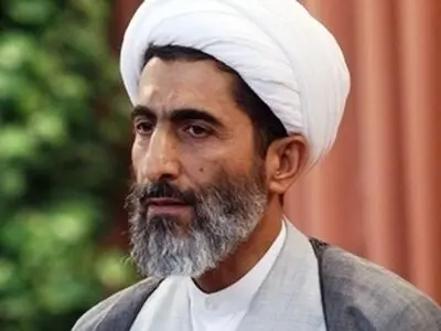 آیین‌های دروغین دست‌پرورده استعمار هستند