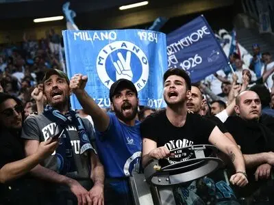 ویدیو: کری‌خوانی طرفداران ناپولی پس از شکست لیورپول در آنفیلد