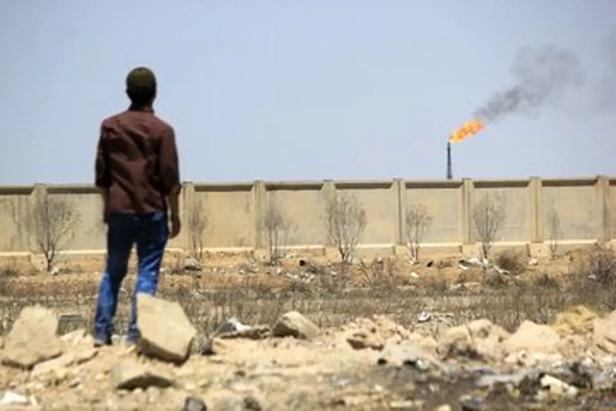 مهاجرت اجباری از خوزستان؛ وقتی بیکاری، آلودگی هوا و افت کیفیت زندگی هم‌زمان نیروی کار را می‌رانند