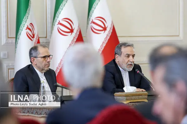 نشست وزیر خارجه با سفرای کشورهای خارجی