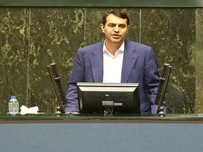 سه نرخی شدن بنزین زمینه‌ساز قاچاق و فساد است/ دولت در بودجه ۱۴۰۵ نرخ ارز را واقعی ببیند 