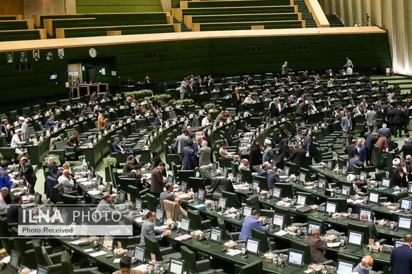 جلسه علنی مجلس آغاز شد/ بررسی اصل ۸۵ شدن لایحه عفاف و حجاب در دستور کار نمایندگان