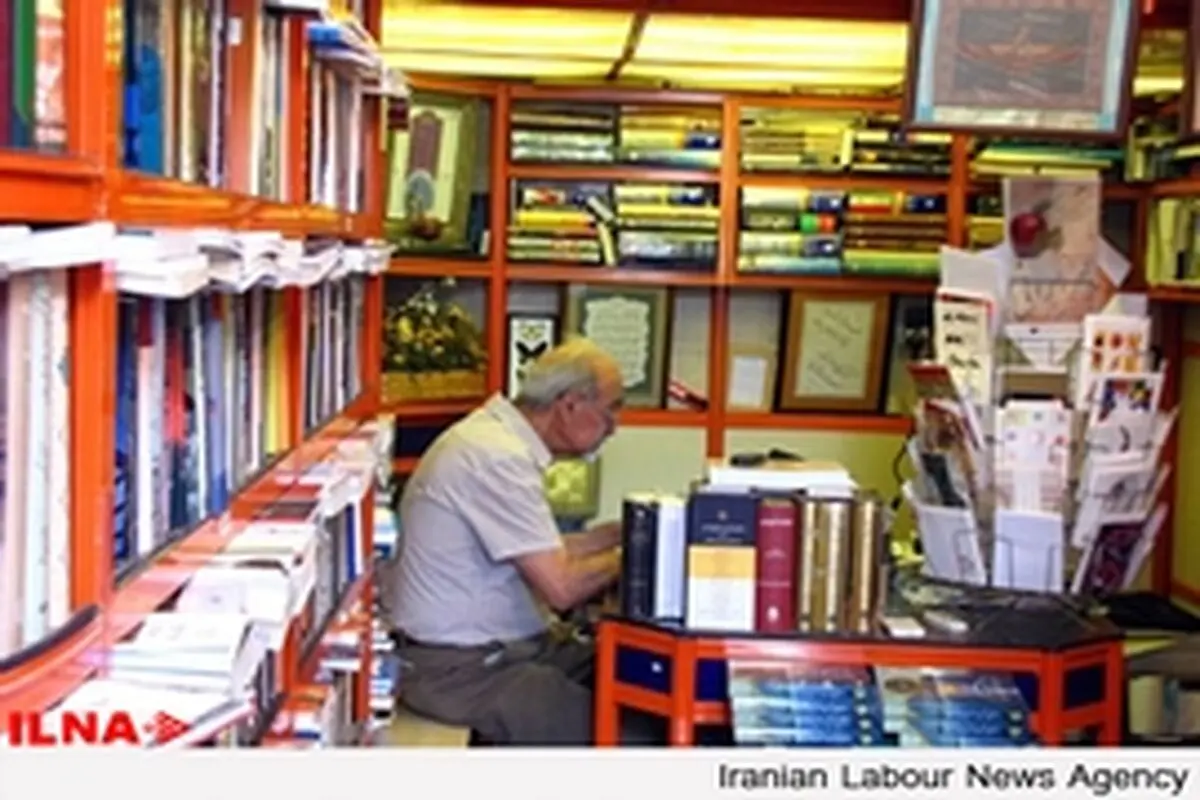 آقایان دست به هم داده‌اند تا چوب لای چرخ وزارت ارشاد بگذارند