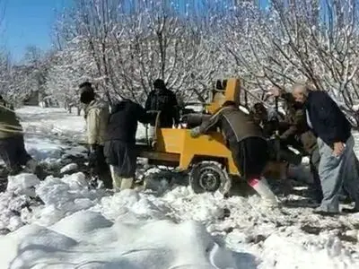 بارش برف آب شرب ۱۰۷ روستای کرمانشاه را قطع کرد/ پایداری آب شرب ۱۱ هزار و ۴۸۰ روستایی استان پس از ۲۴ ساعت