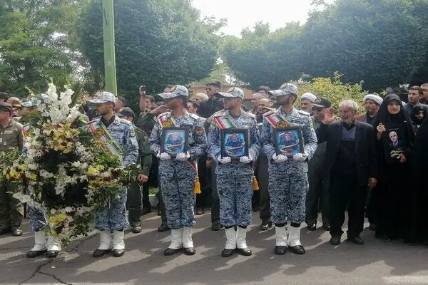 تشییع پیکر خلبانان بالگرد رئیس جمهور در پایگاه هوایی لشکری تهران