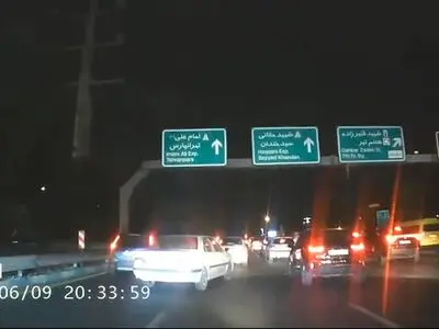 سرقت عجیب موبایل در اتوبان حکیم تهران + فیلم