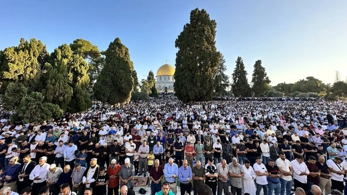 اقامه نماز عید قربان در مسجد الاقصی با حضور گسترده فلسطینیان