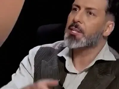 آیفون نارنجی دست گرفتن افتخار نیست + فیلم