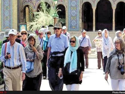 دیدن حرم امام خمینی بسیار جذاب بود/ ایران کشوری با دو معماری سنتی و مدرن است/ ترکیب مزه‌های شور و شیرین در غذاهای ایرانی جذاب است