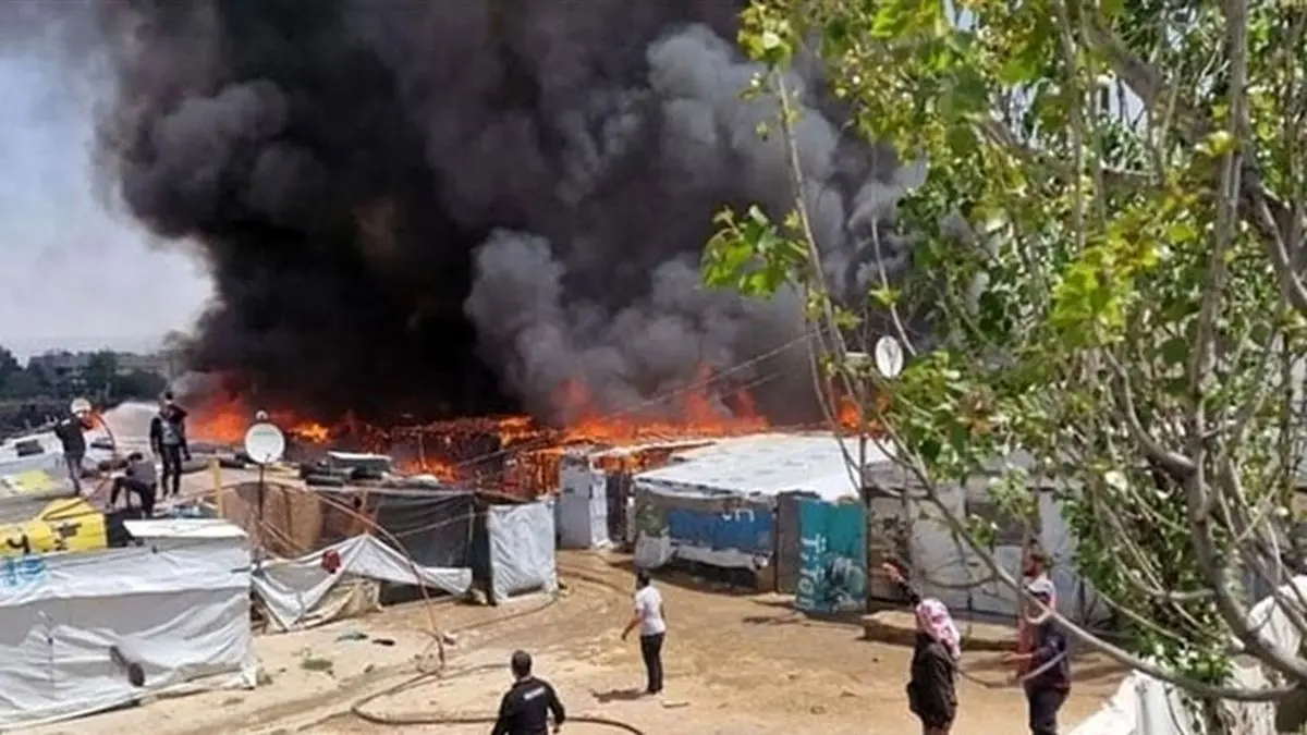 آتش‌سوزی گسترده در اردوگاه آوارگان سوری در لبنان