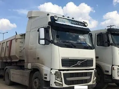 توقیف ۵۰ هزار لیتر روغن خوراکی قاچاق در ایست و بازرسی زاهدان