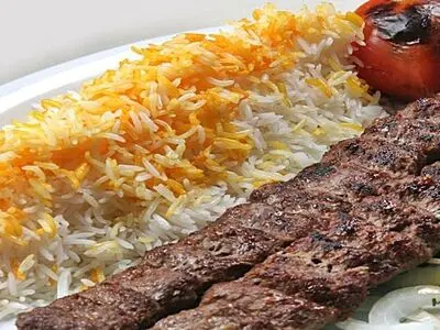 طرز تهیه کباب کوبیده؛ راز نریختن از سیخ