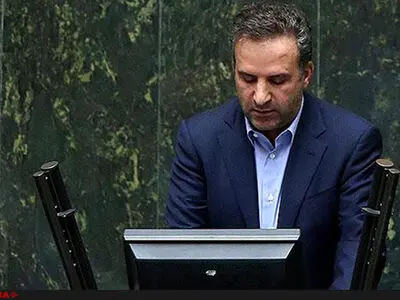 کارگران نمی‌توانند حتی پراید بخرند/ به جای پناه گرفتن پشت نظام از تهمت زدن بپرهیزید