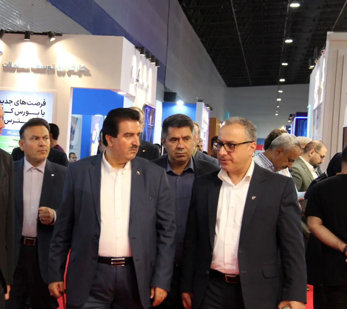بازدید مدیر عامل بانک رفاه کارگران از نمایشگاه مشهد اینوکس 1404