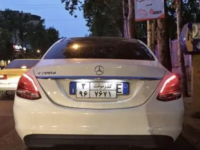 ورود خودروهای سواری عراقی گذر موقت از مرز چذابه آغاز شد