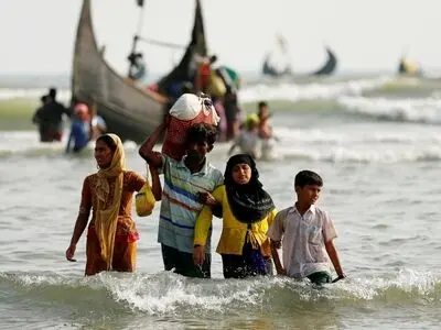 Myanmar's Suu Kyi denounces terrorists, silent on Rohingya exodus