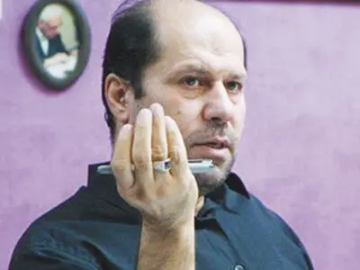 "مختصری راجع به طراشعر"  "گرمی بازار شعر" 