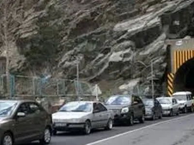 آخرین وضعیت ترافیکی جاده ها در روز طبیعت / تردد در محور چالوس و آزادراه تهران – شمال تا اطلاع بعدی ممنوع می باشد