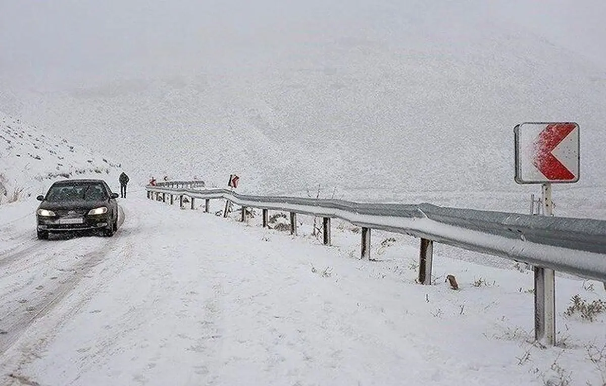 محور توسکستان مسدود است / رانندگان از سفرهای غیرضروری خودداری کنند