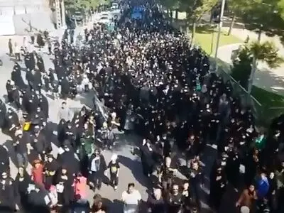پیاده‌روی جاماندگان اربعین در نیشابور + فیلم