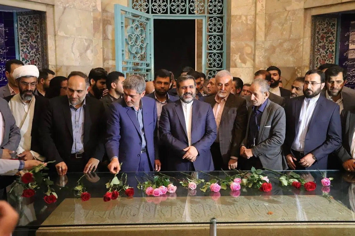 برای گسترش فضایل اخلاقی و انسانی به سعدی نیاز داریم/ وزارت ارشاد تعدادی از خانه‌های تاریخی شیراز را در اختیار هنرمندان قرار دهد