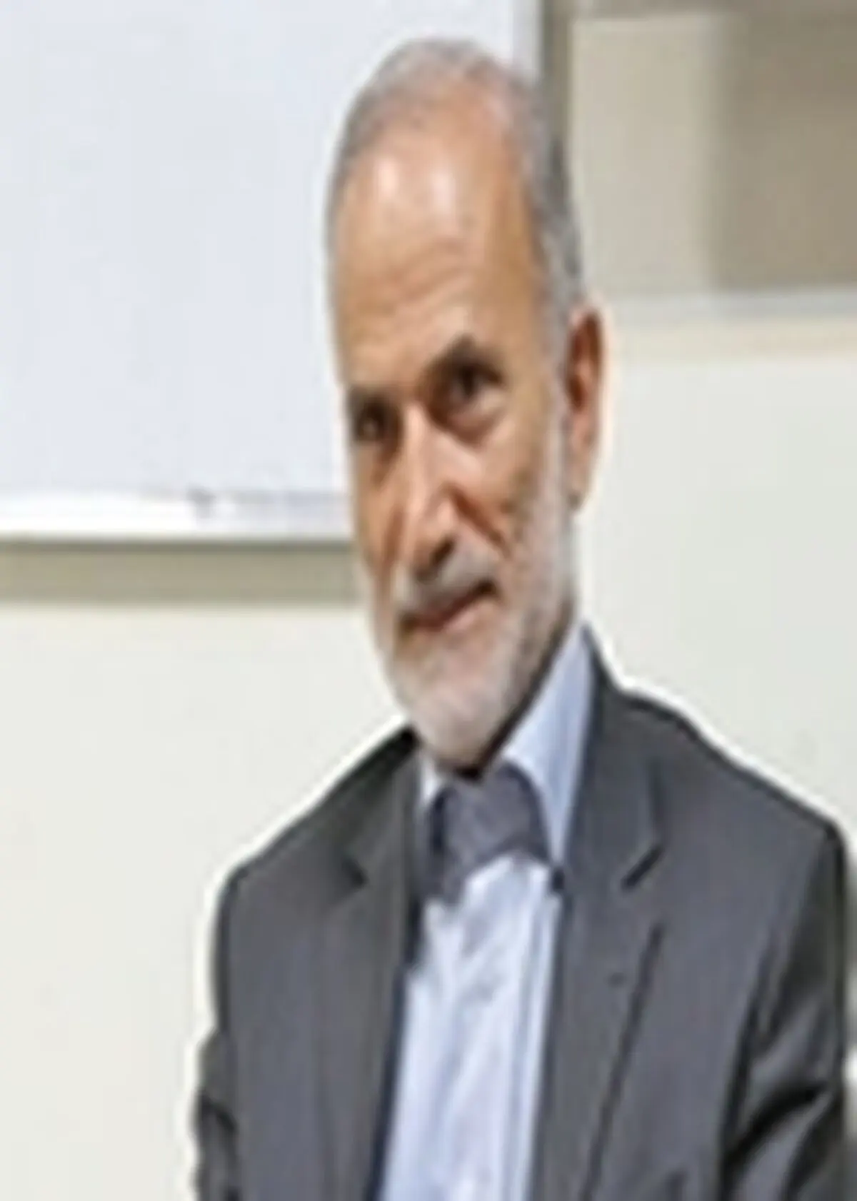 جذب سرمایه‌گذار موجب کاهش بیکاری در استان می‌شود