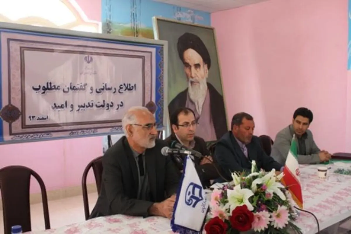سیاسیون ما لازم است به پیشینه پرشکوه ادبیات نگاهی داشته باشند 