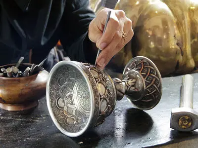 ماشین‌ها به جای دست‌ها صنایع دستی ایران را تولید می‌کنند