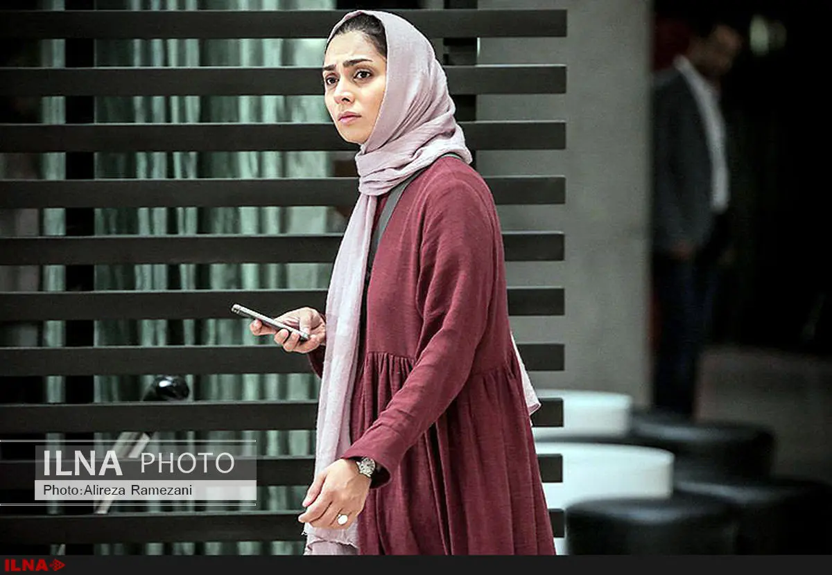 پگاه آهنگرانی و مهرداد صدیقیان در جمع بازیگران «لابی»