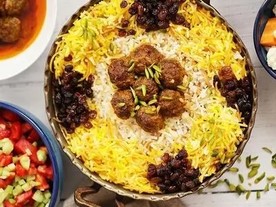 طرز تهیه رشته پلوی حرفه‌ای به روش رستورانی