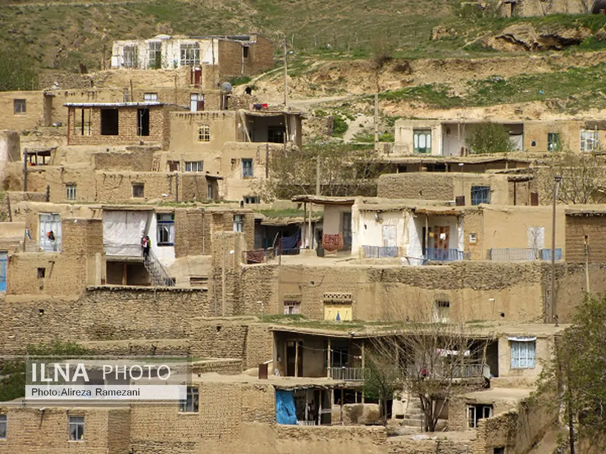 هزینه 100 میلیون ریالی جهت مسیر گشائی و جدول گذاری روستای ریحانلوی علیا