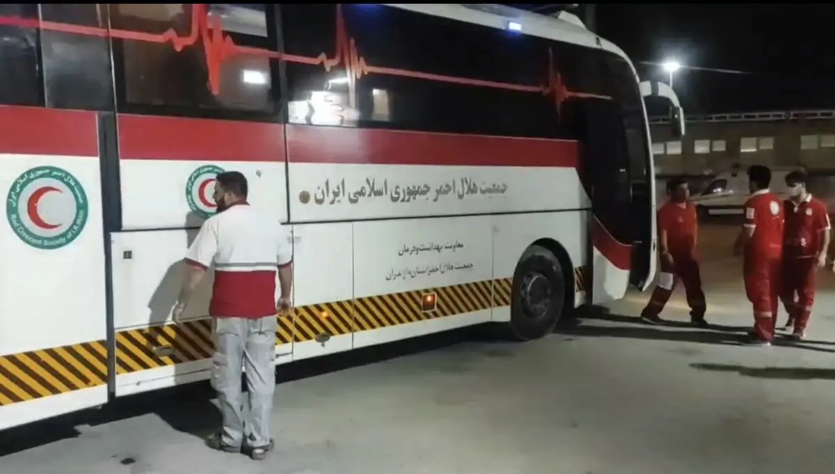 ورود نخستین اتوبوس آمبولانس حامل مصدومان از نجف به ایران
