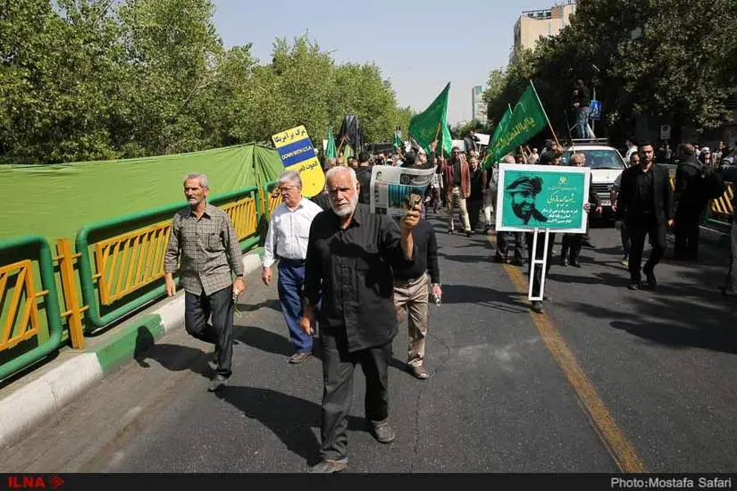 راهپیمایی نمازگزاران در اعتراض به سخنان رئیس جمهور آمریکا